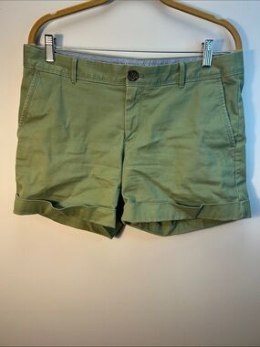Banana Republic Olive-Green Cuffed Women's Shorts